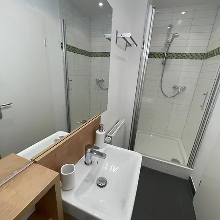 No8 Guest house *