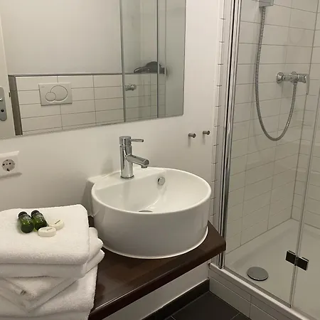No8 Guest house *