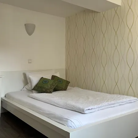 Guest house No8 *