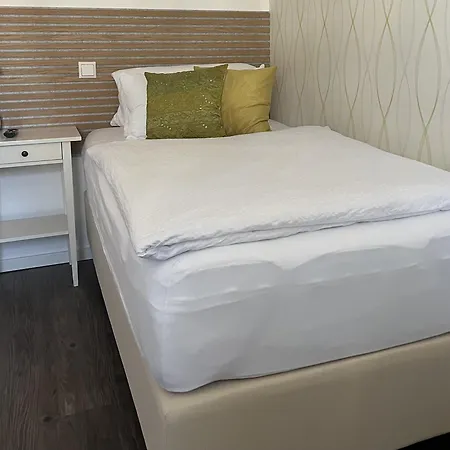 No8 Guest house *